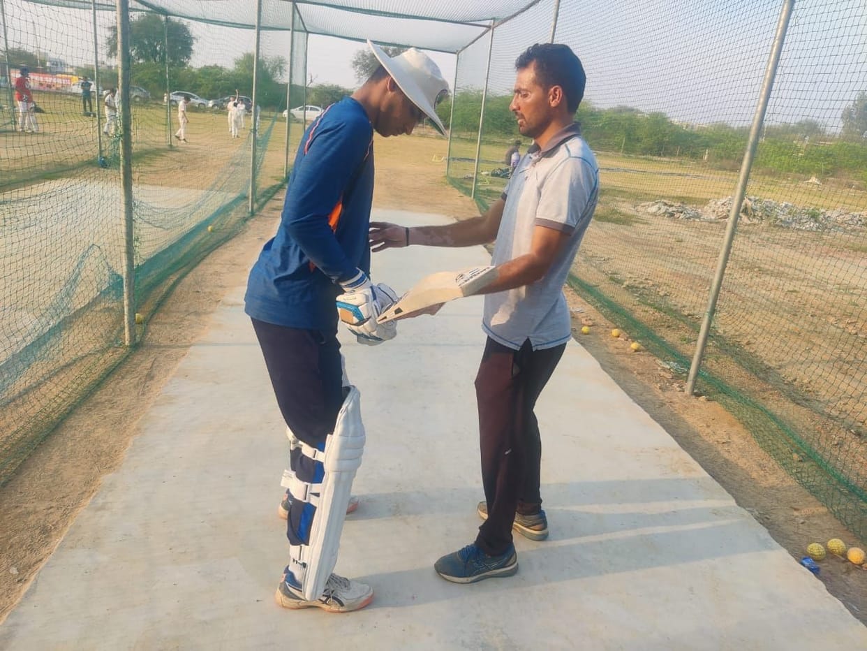 Hisar's Dinesh Bana will be seen practicing with MS Dhoni