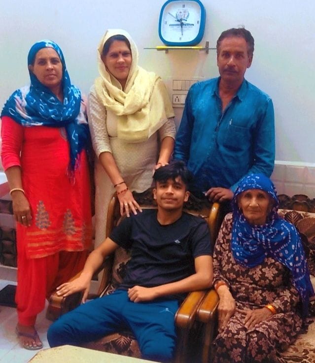 Sonipat: Five more students returned home from Ukraine