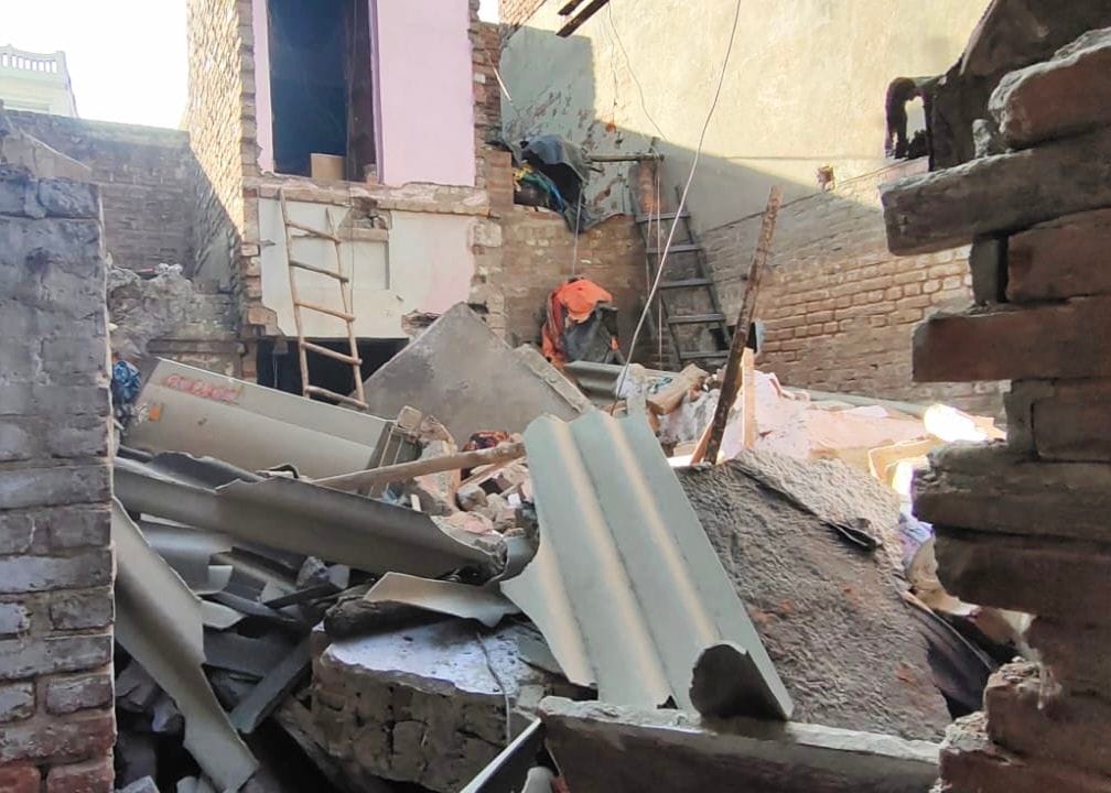 House collapsed in Hanumanganj, youth's condition critical