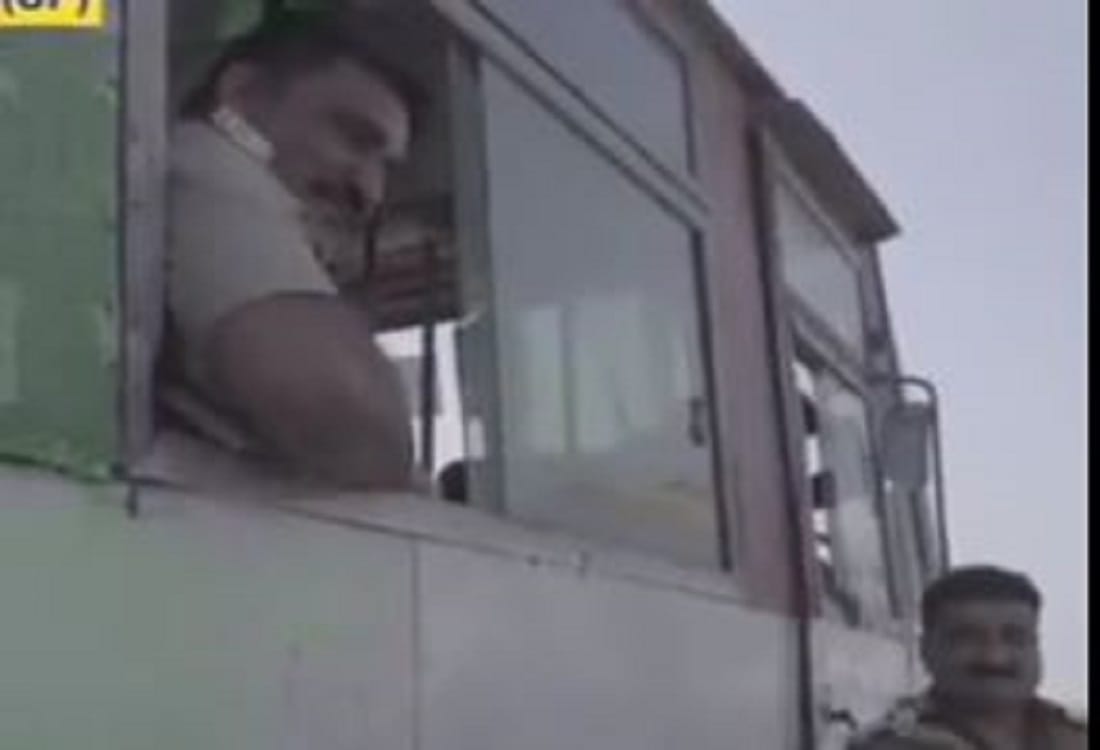 UP 7th Phase Election Gujarat Police jawan video viral who said up me yogi hi aayega in mirzapur action taken