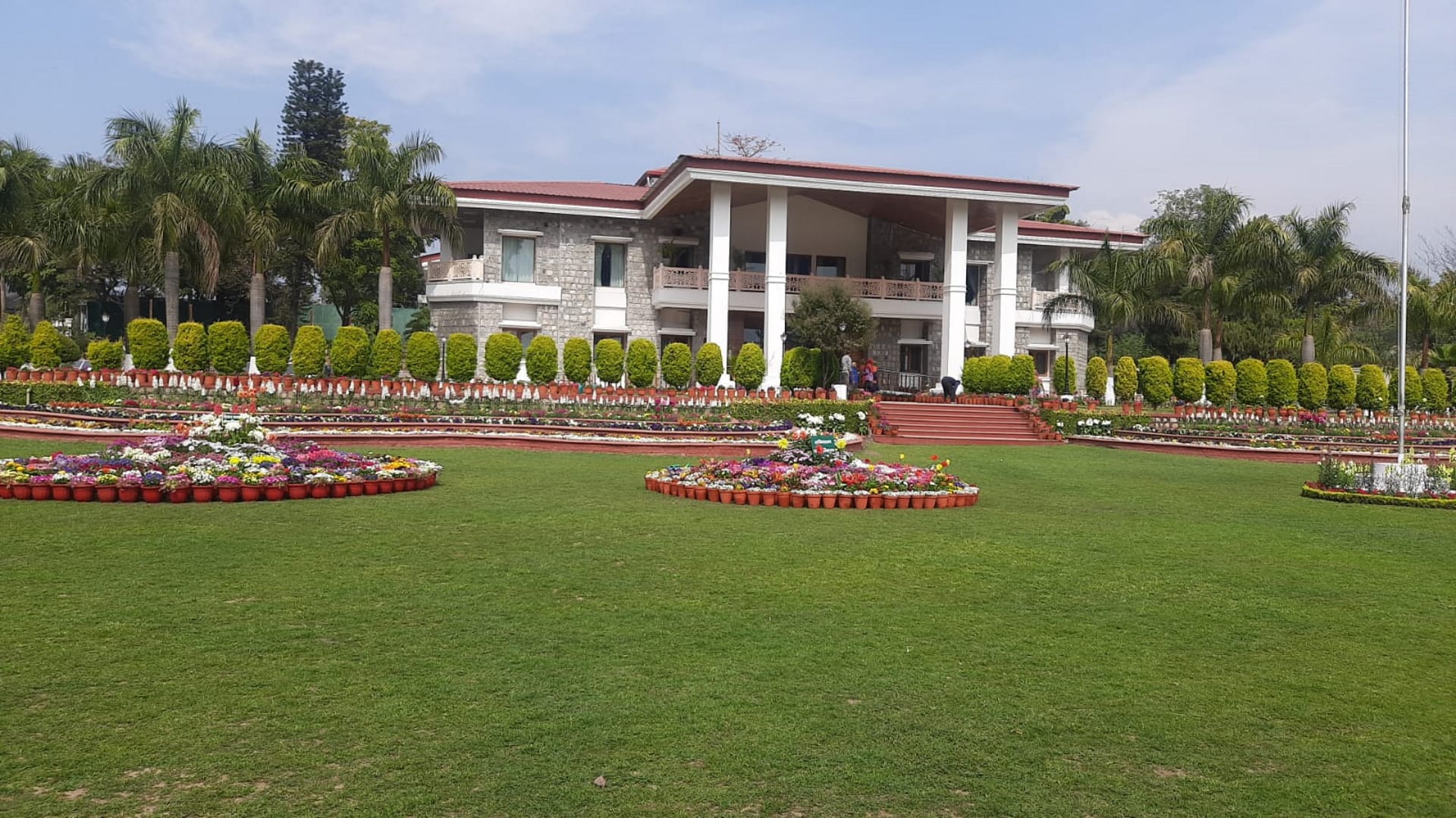 Vasantotsav 2022: Raj Bhavan decorated with flowers, exhibition will be open for the public till 6 pm, See photos...