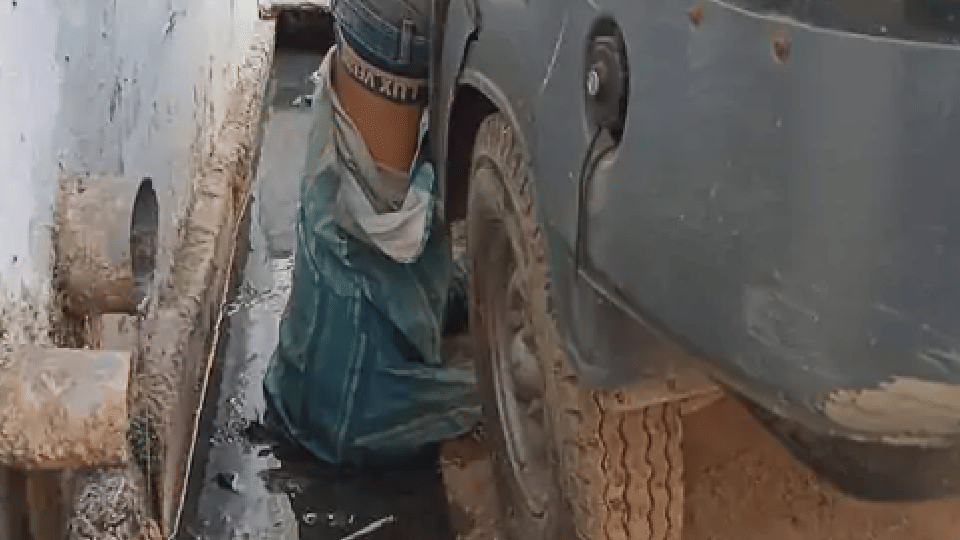 Rewa: Dead body of a youth in suspicious condition in auto
