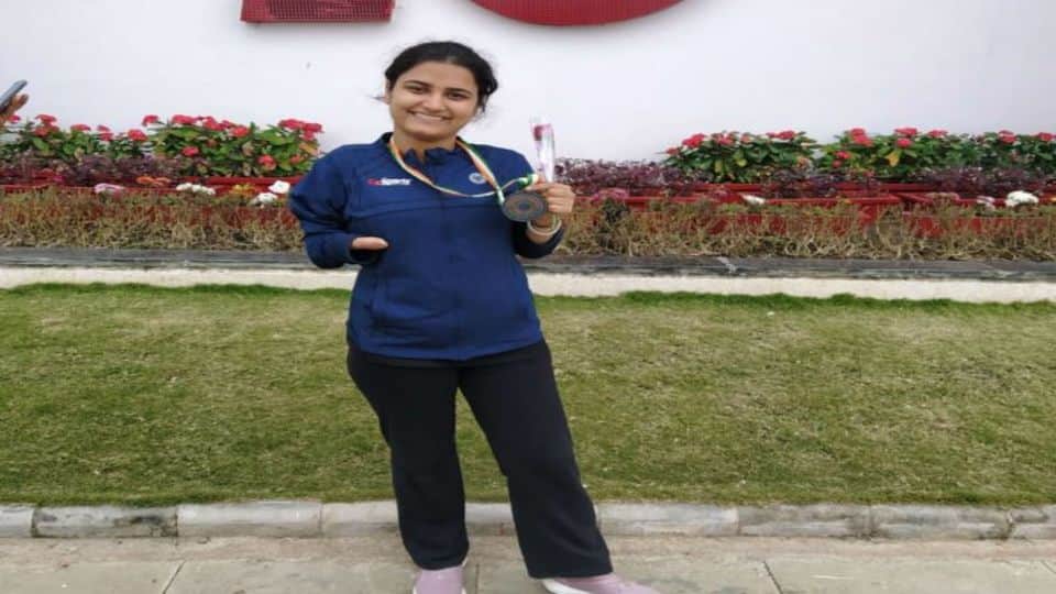 International Women's Day KBC winner Himani bundela and Shooter Soniya Sharma story