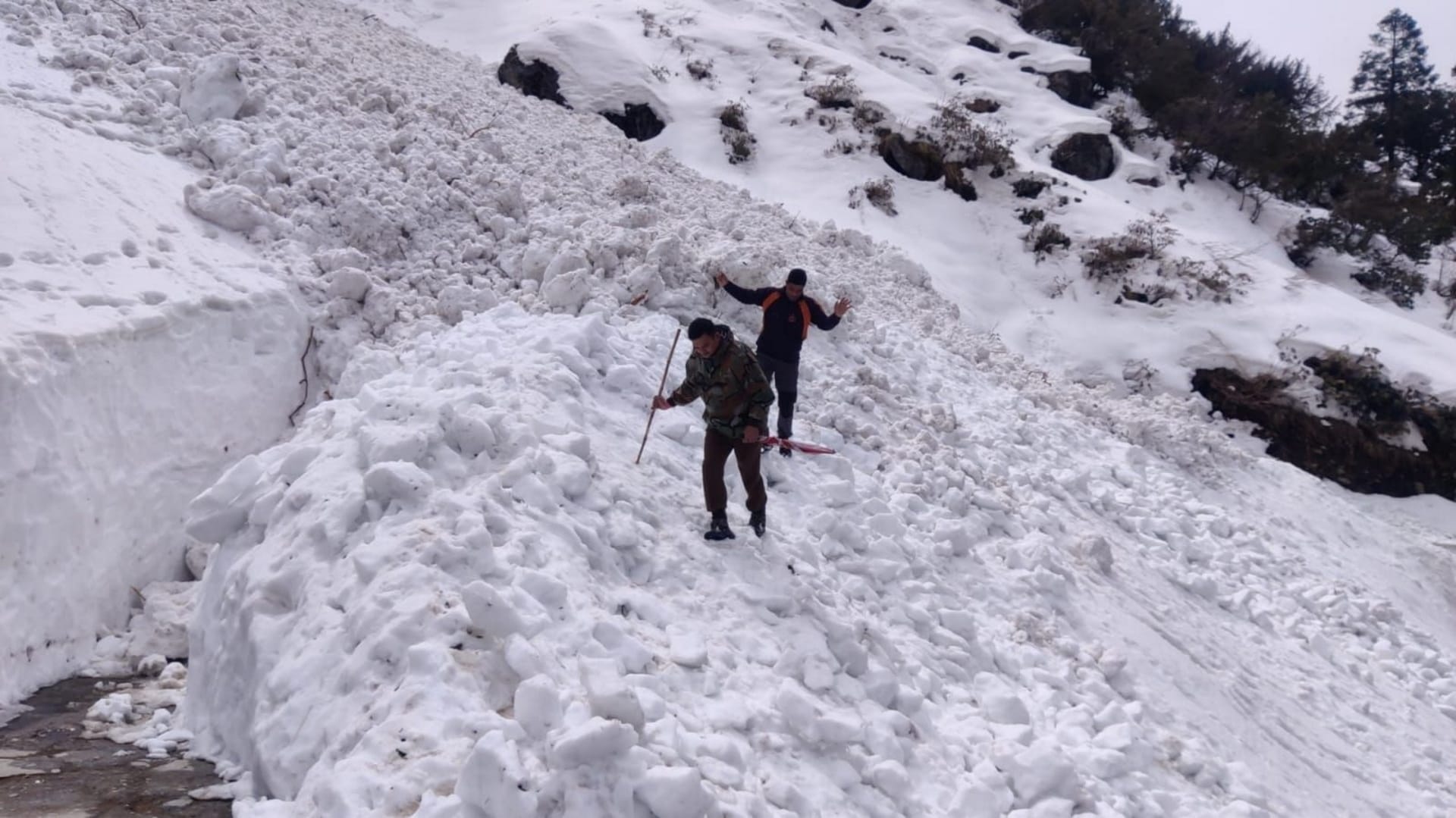 Chardham Yatra 2022: ice floes moving fast on Kedarnath footpath, danger, see in pictures.. 