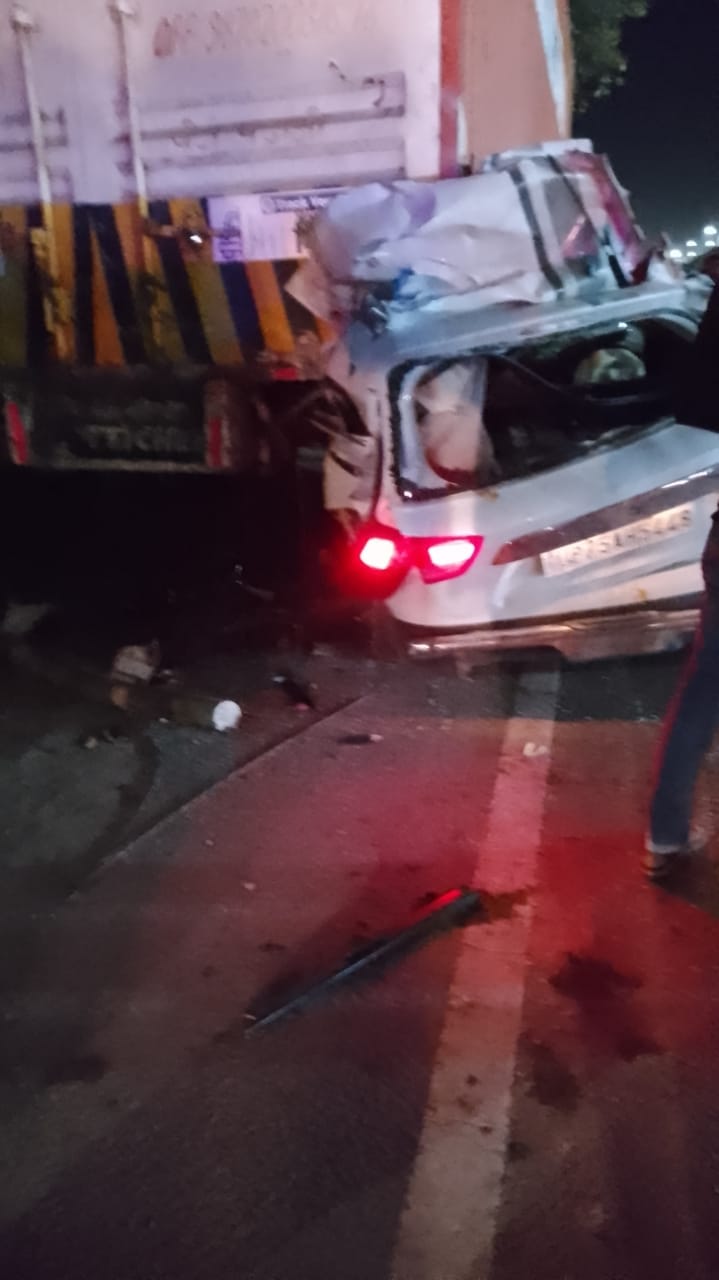 Cyclist Taylor dies in car collision