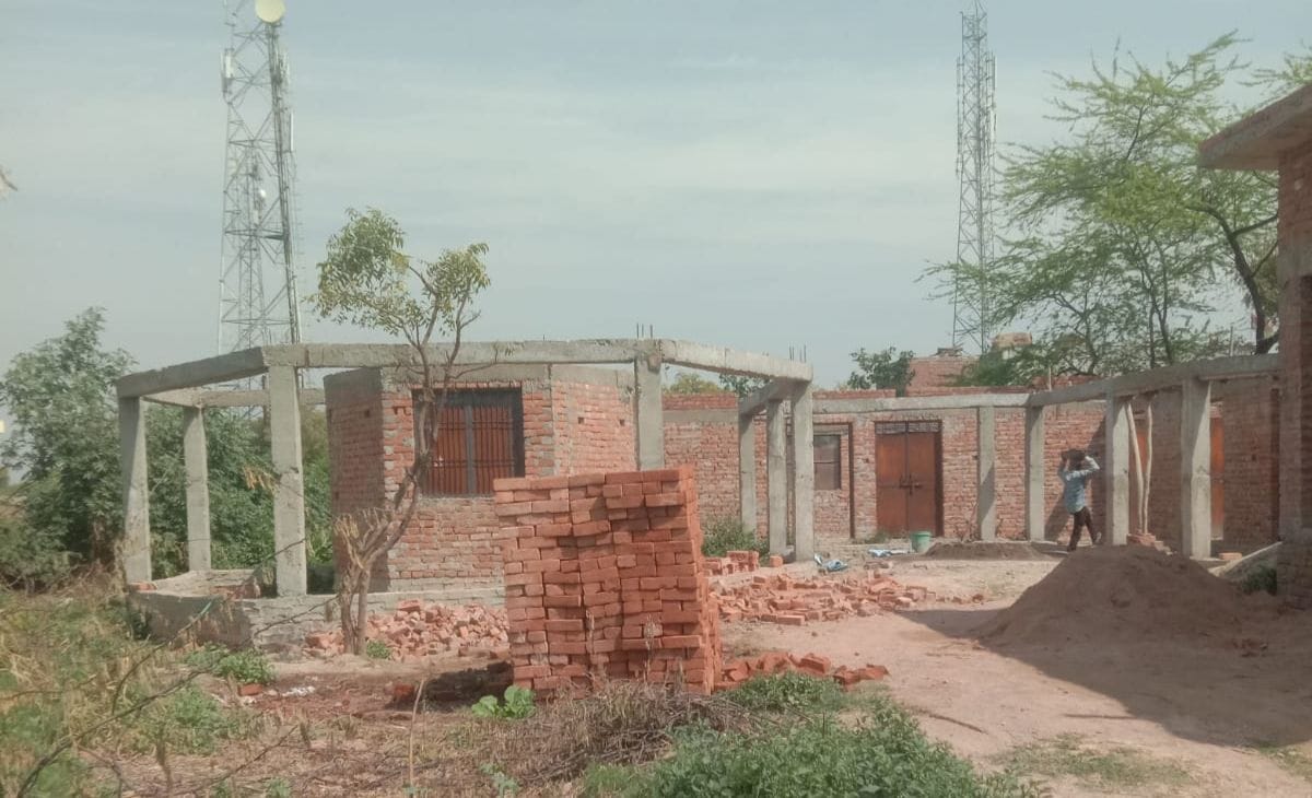 auraiya news,Incomplete secretariat, government running from home
