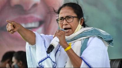 West Bengal: बंगाल में दोपहर भोजन की योजना पर भिड़े केंद्र और राज्य, राज्यपाल ने विश्वविद्यालय का किया दौरा Center and state government clash over mid day meal scheme in Bengal, Governor visits university