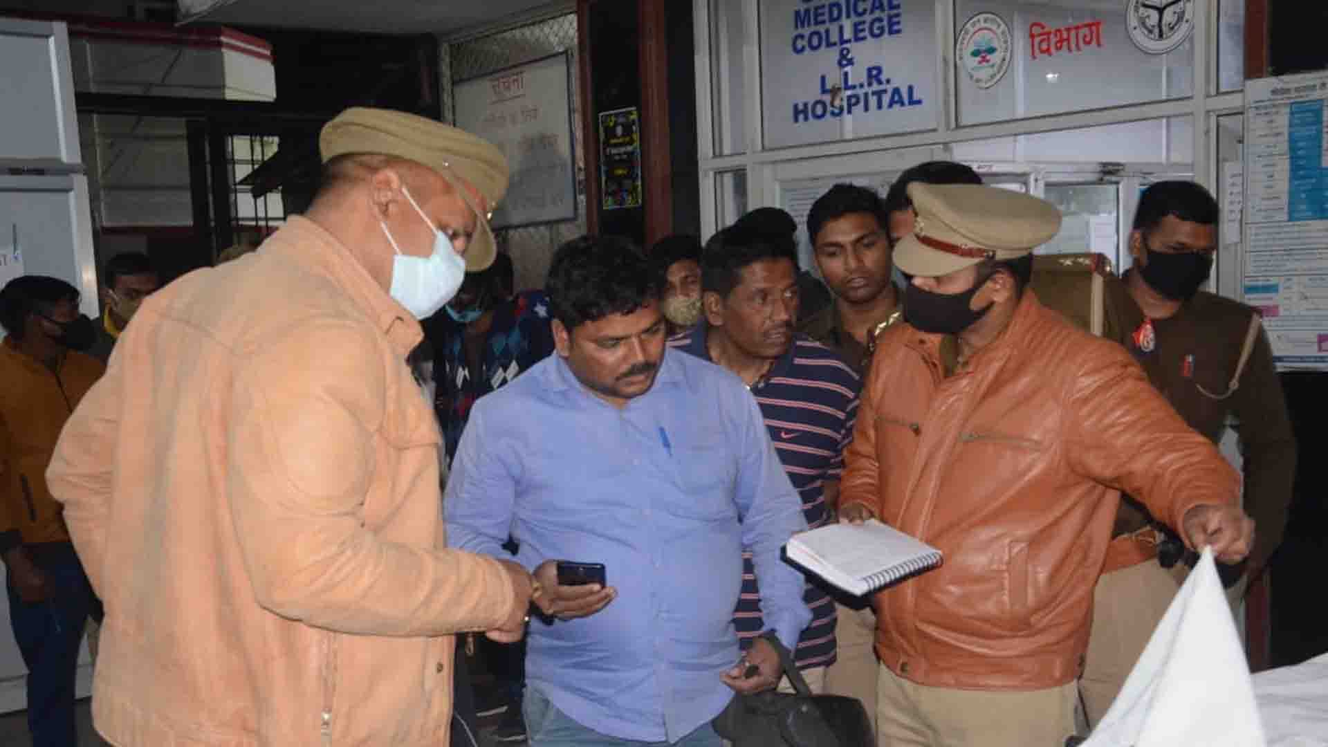Road accident in Kanpur, four friends Died, two injured