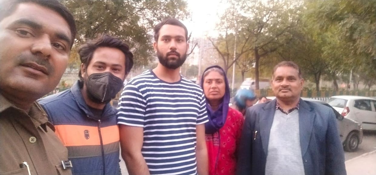 Amit returns home from Ukraine