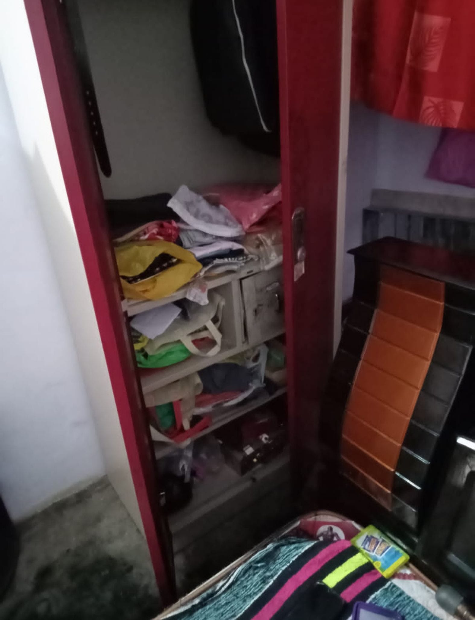 Jewelery-cash worth four and a half lakhs stolen from Kotedar's house