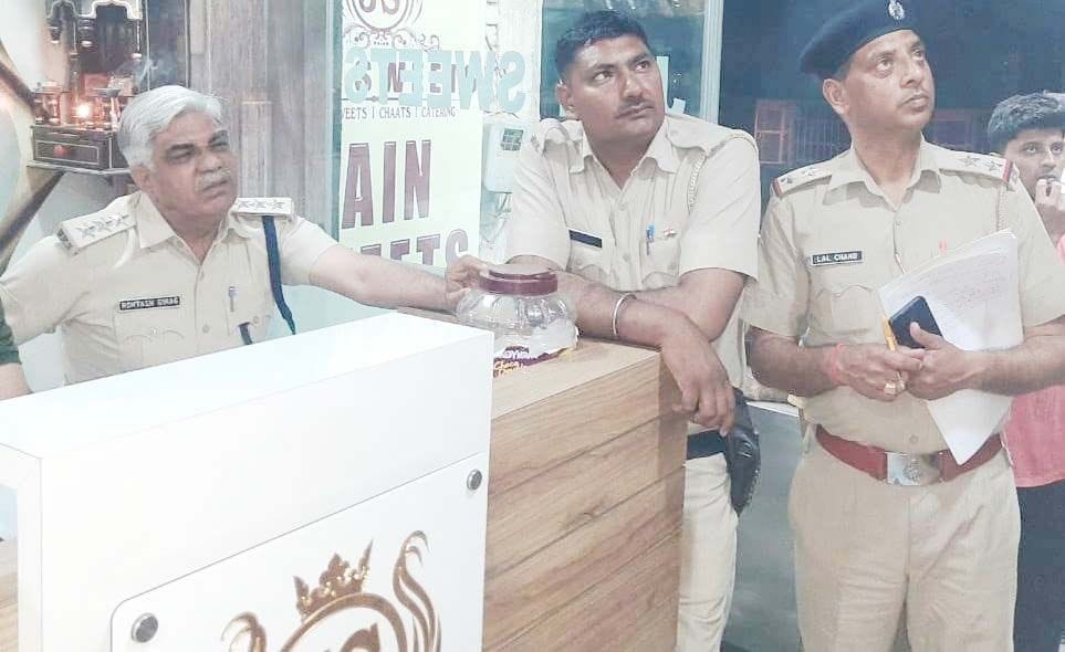 If unsuccessful in the robbery attempt, then the operator of the money transfer center was shot in the stomach