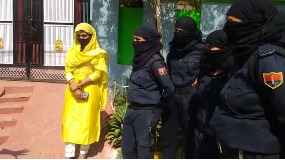 angry bride sitting on dharna outside of groom house in bharatpur 