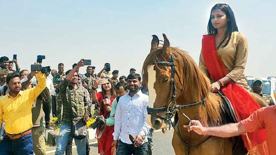 Congress MLA Amba Prasad rides a horse to Jharkhand Assembly on