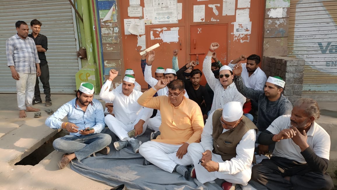 Bhakiyu Tomar staged a protest at the ARTO office