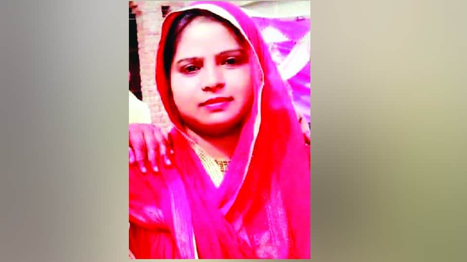 greater noida women day special story thirty four women started their own small business with help of several govt departments