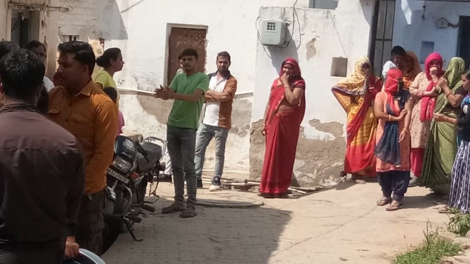 Two Dead Bodies Found in house at Mahendragarh