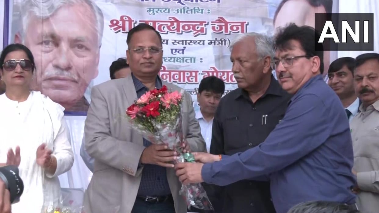 delhi health Minister Satyendar Jain inaugurates Aam Aadmi polyclinic at Jwala Nagar Shahdara