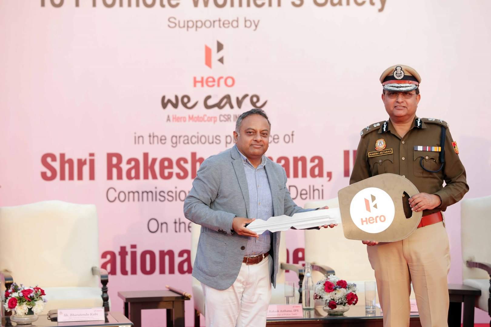 International Women's Day Hero MotoCorp Presents 215 Scooters To Delhi Police On Occasion Of Women’s Day