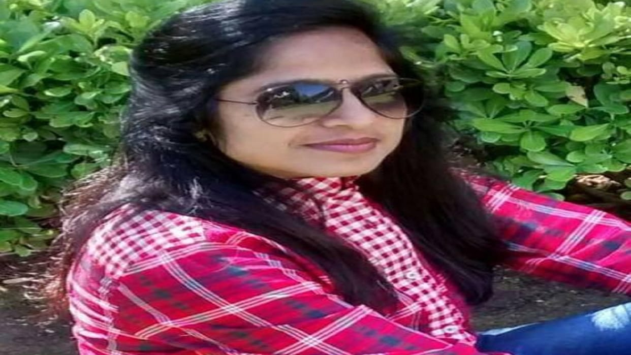 Paint businessman wife was stabbed to death with knives committed a sensational incident as soon as day hid