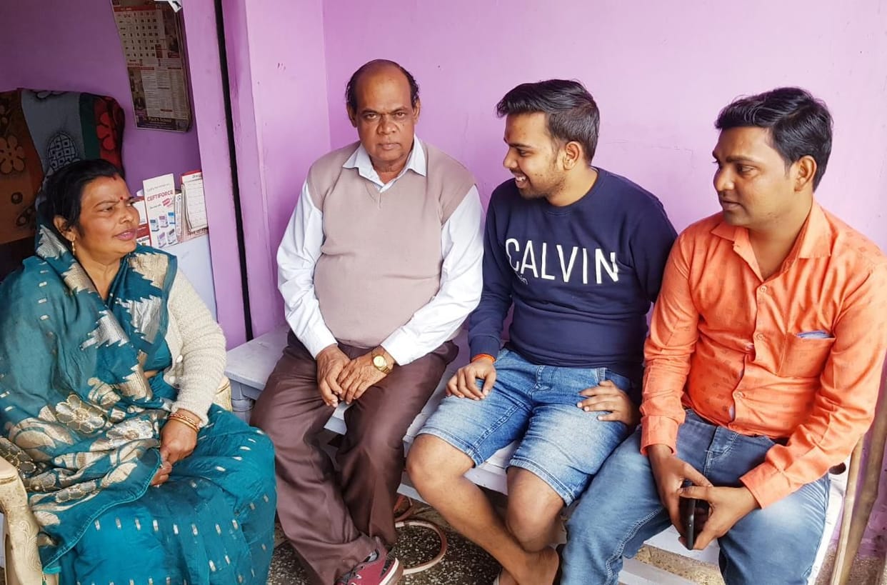 Four people spent six days with ten liters of water
