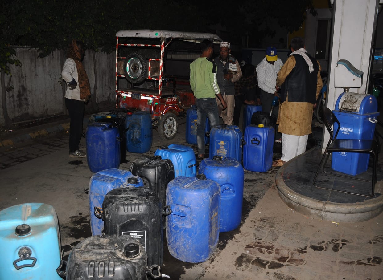 Crowd at the pumps in the possibility of increasing the price of petrol and diesel