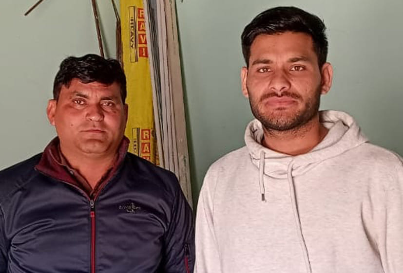 Had to wait for the flight for four days at the Hungarian border