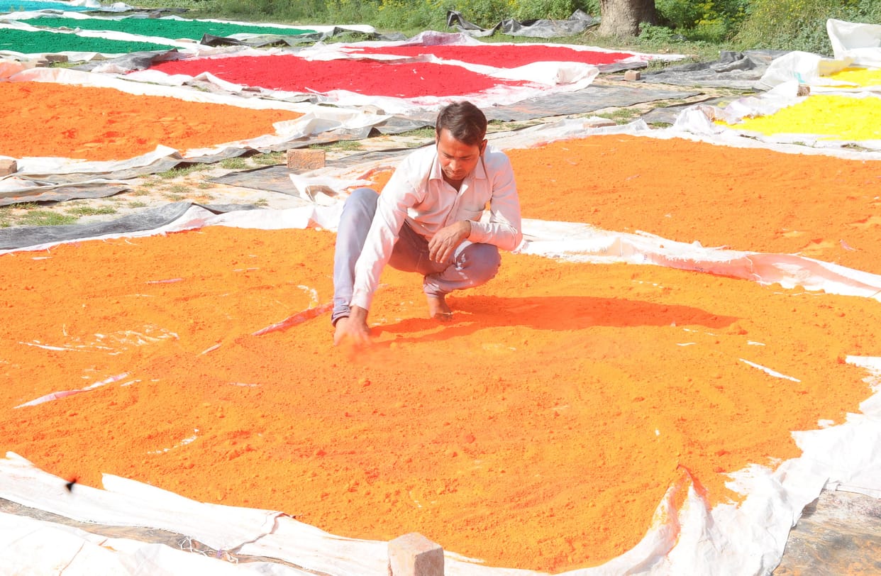 Demand for herbal gulal of Sambhal increased in many states