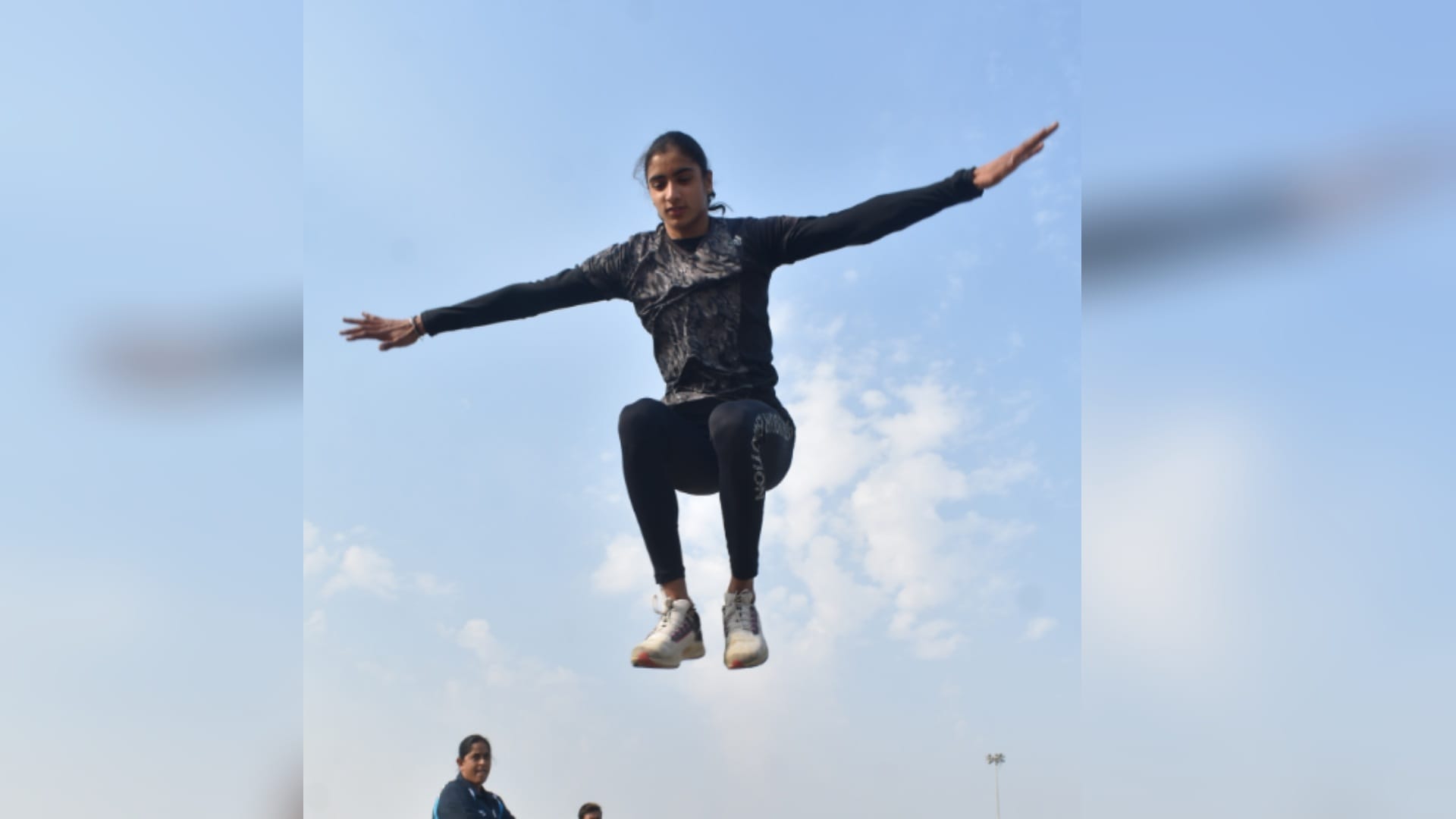 World Women's Day 2022: Meerut's daughter will give message of women empowerment by traveling 5 thousand km