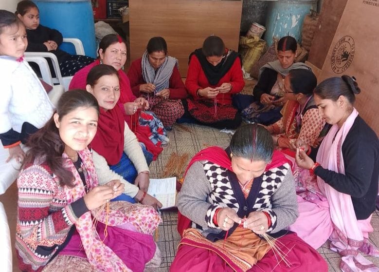women in chalar leaves