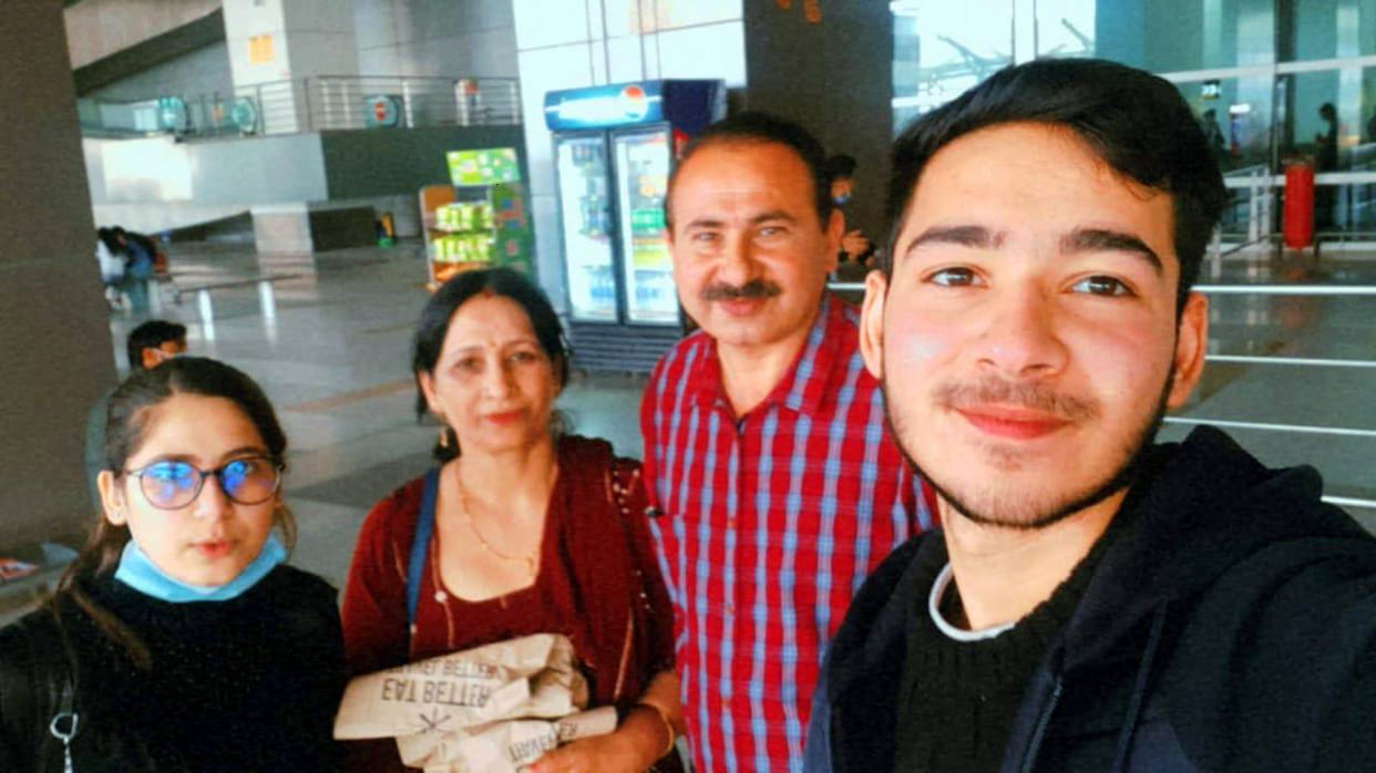 Arzoo and Ankit Gill reached India after being hungry and thirsty for 6 days in Kharkiv bunkers.