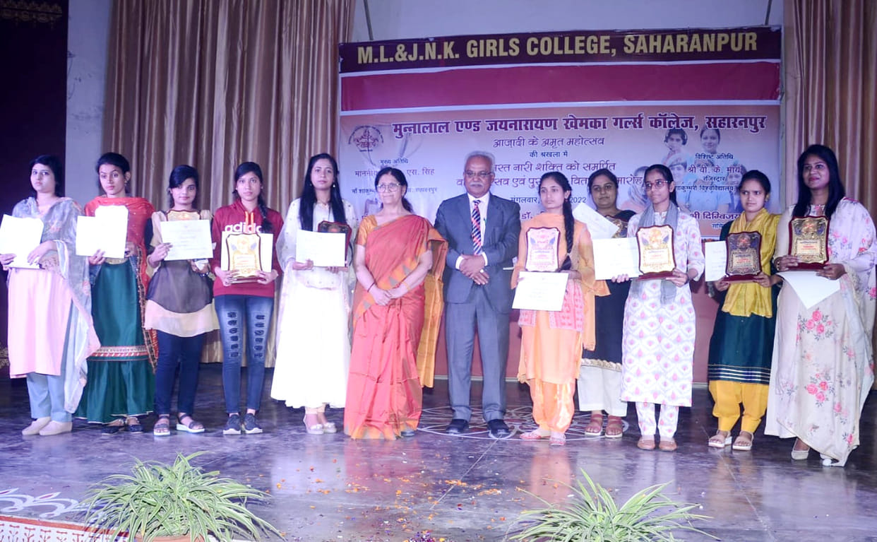 Women should become self-reliant for a strong society
