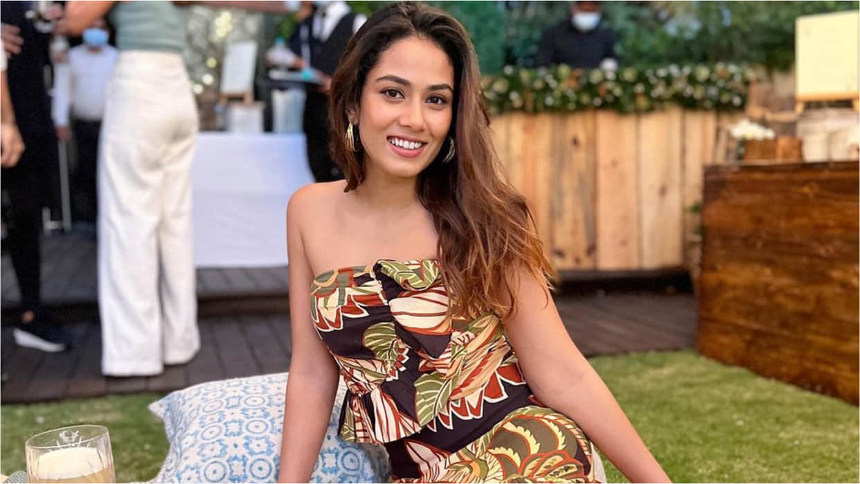 mira rajput out for dinner date with shahid kapoor in mini red dress
