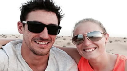 pak vs aus Womens World Cup 2022 Mitchell Starc Alyssa Healy bat same time in respective Pakistan vs Australia matches