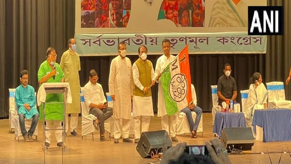 Suspended BJP leader Jay Prakash Majumdar likely to join Trinamool Congress in Kolkata today