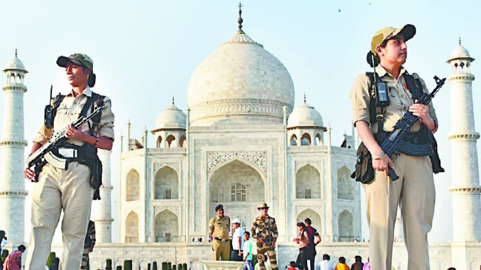 ADG Security Vinod Kumar Singh inspected the security of Taj Mahal