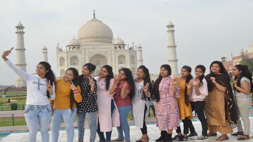 International Women's Day 2022 Tourists Get Free Entry To All Monuments Including Taj Mahal