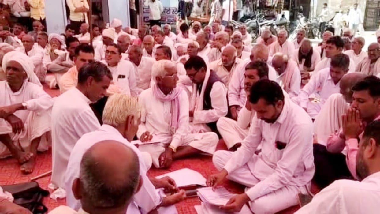 All India Kisan Sabha Taranagar Churu sat on dharna for a 17-point demand