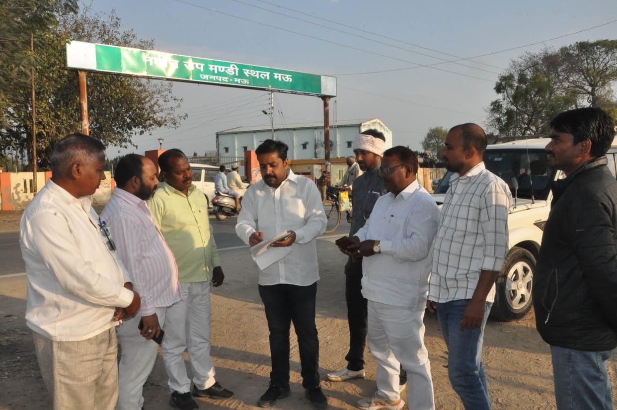 SP engaged a team of three workers to guard EVMs