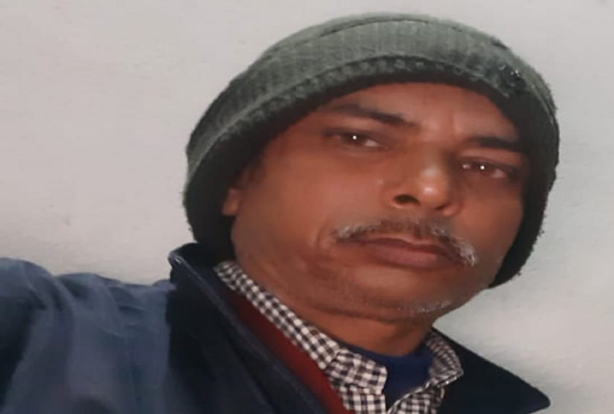 Road Accident in varanasi ram nagar husband dies after Bike riding couple hit by truck