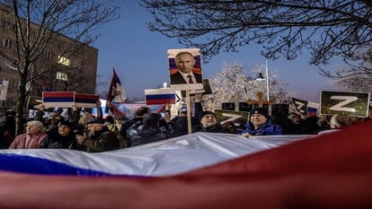 russia ukraine war how has Z become the main symbol of  of public support for russia’s war in ukraine, supporters are using the letter as a pro-war symbol to show solidarity with russia’s armed forces
