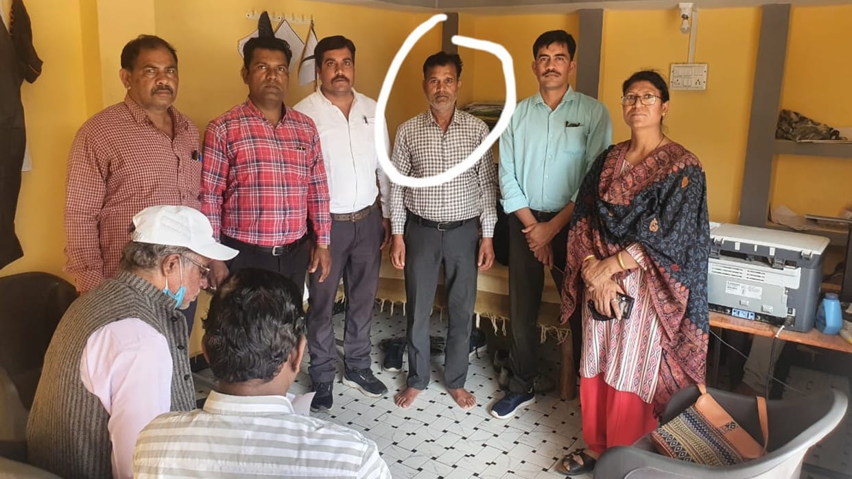 Sagar: Patwari asked for a bribe of 10 thousand rupees for the transfer, Lokayukta caught red handed