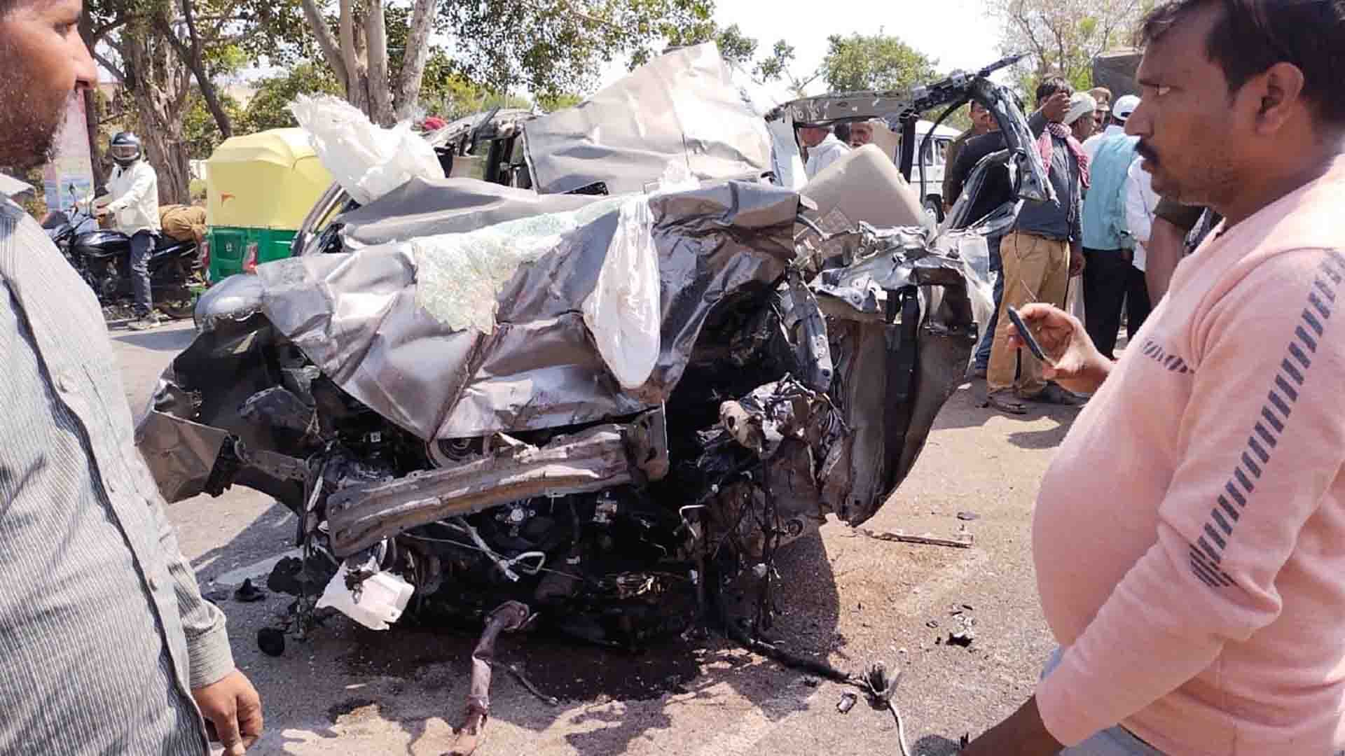 Big road accident in Etawah up, six people died