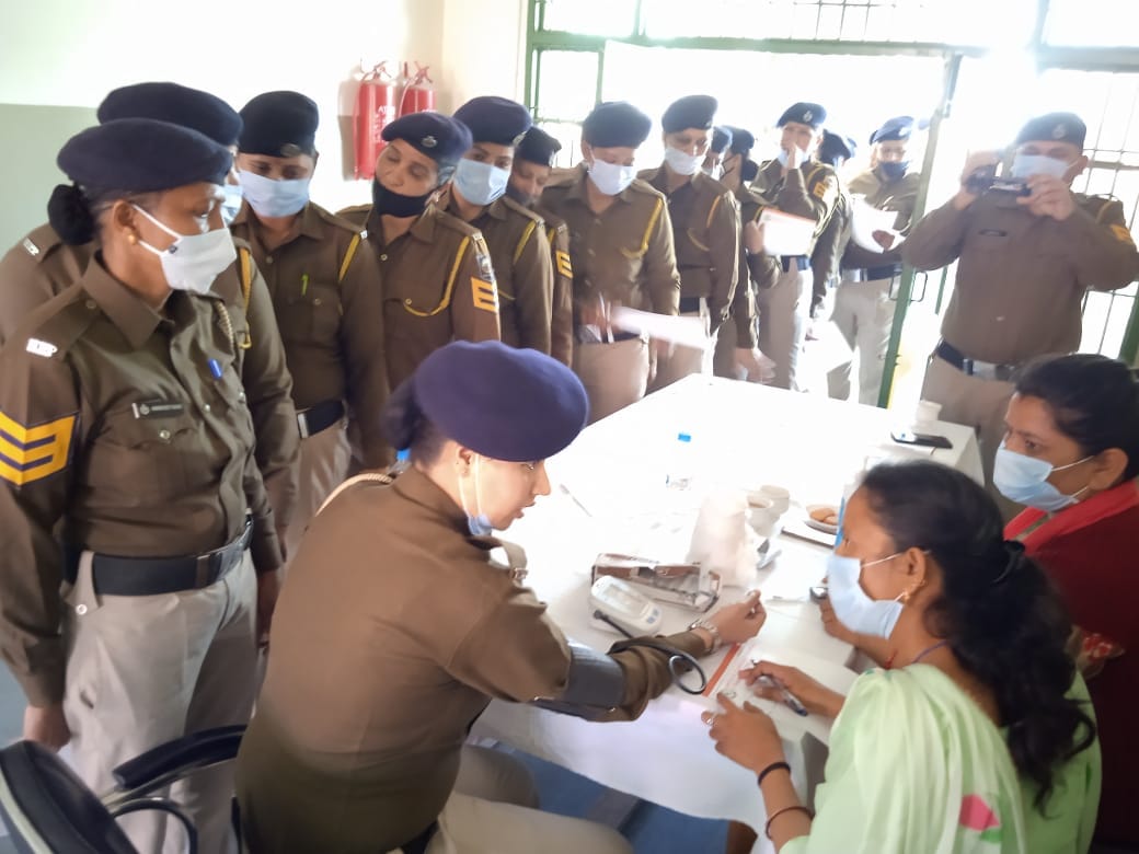 in sirmaur district 25 percent woman  are in police department-and  they doing better services-said sp