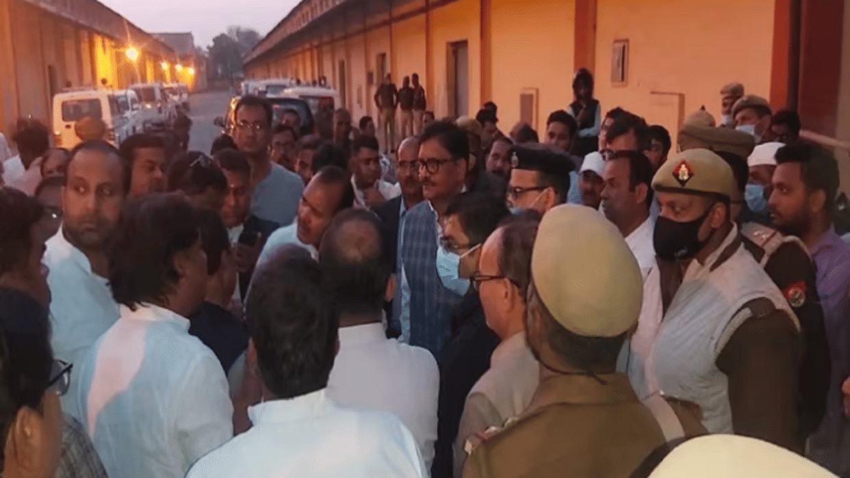 UP Chunav 2022: SDM of Baheri removed in Bareilly election material was found in garbage cart