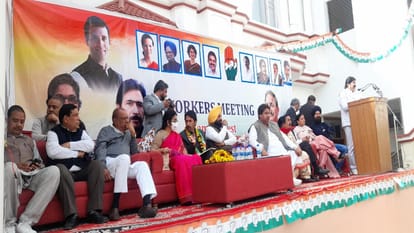 Taj Mohiuddin left Congress and joined Azad
