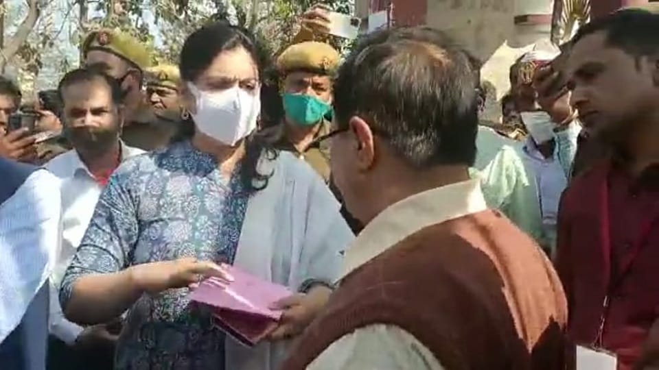 Mirzapur DM inspected Vindhya Corridor Regional tourism officer reprimanded gave these instructions