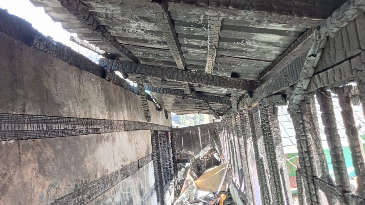 Fire in Kullu: Three storey house burnt to ashes in Manikarn, four cattle burnt alive