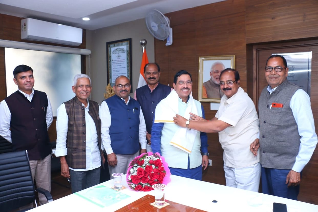 The trade union, meeting the coal minister, expressed displeasure over the delay in the wage agreement