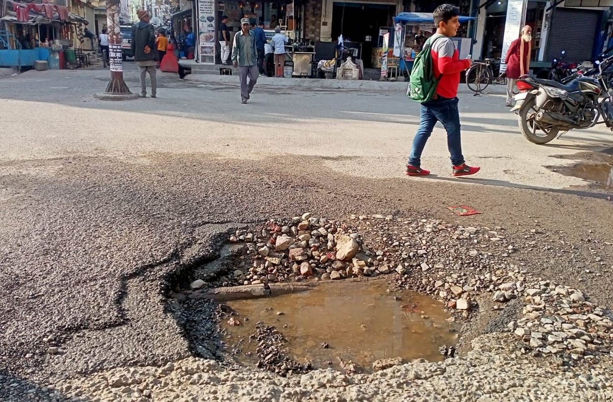 Hole in Tanakpur Road
