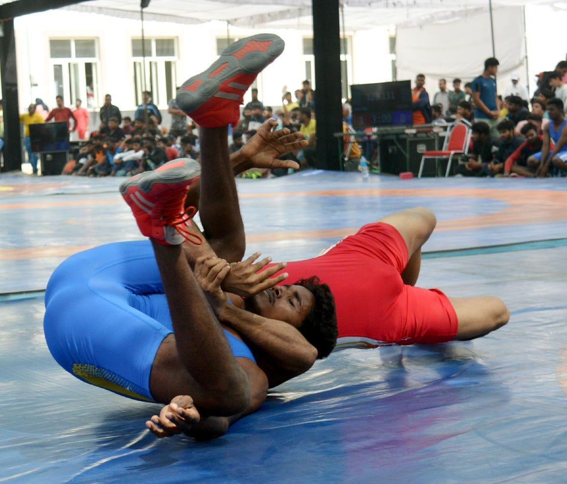 Mohit of Bhiwani won the gold medal by defeating Dinesh of Rohtak